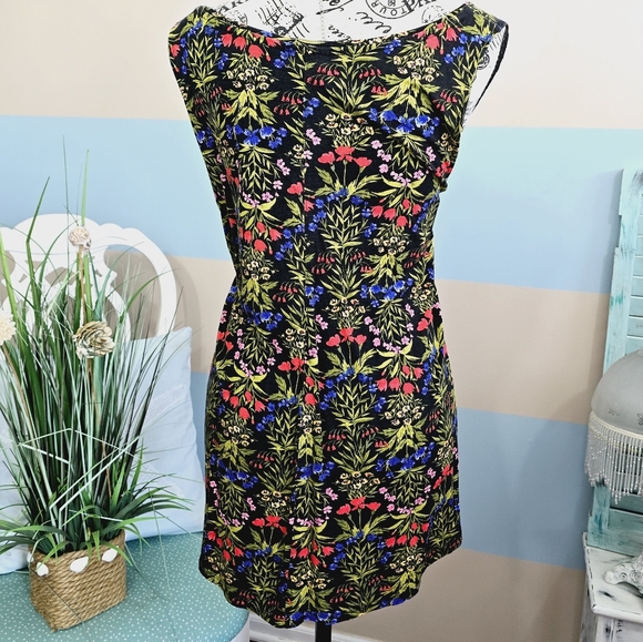Old Navy Plus Size Sleeveless Floral Blouse - Picture 5 of 9